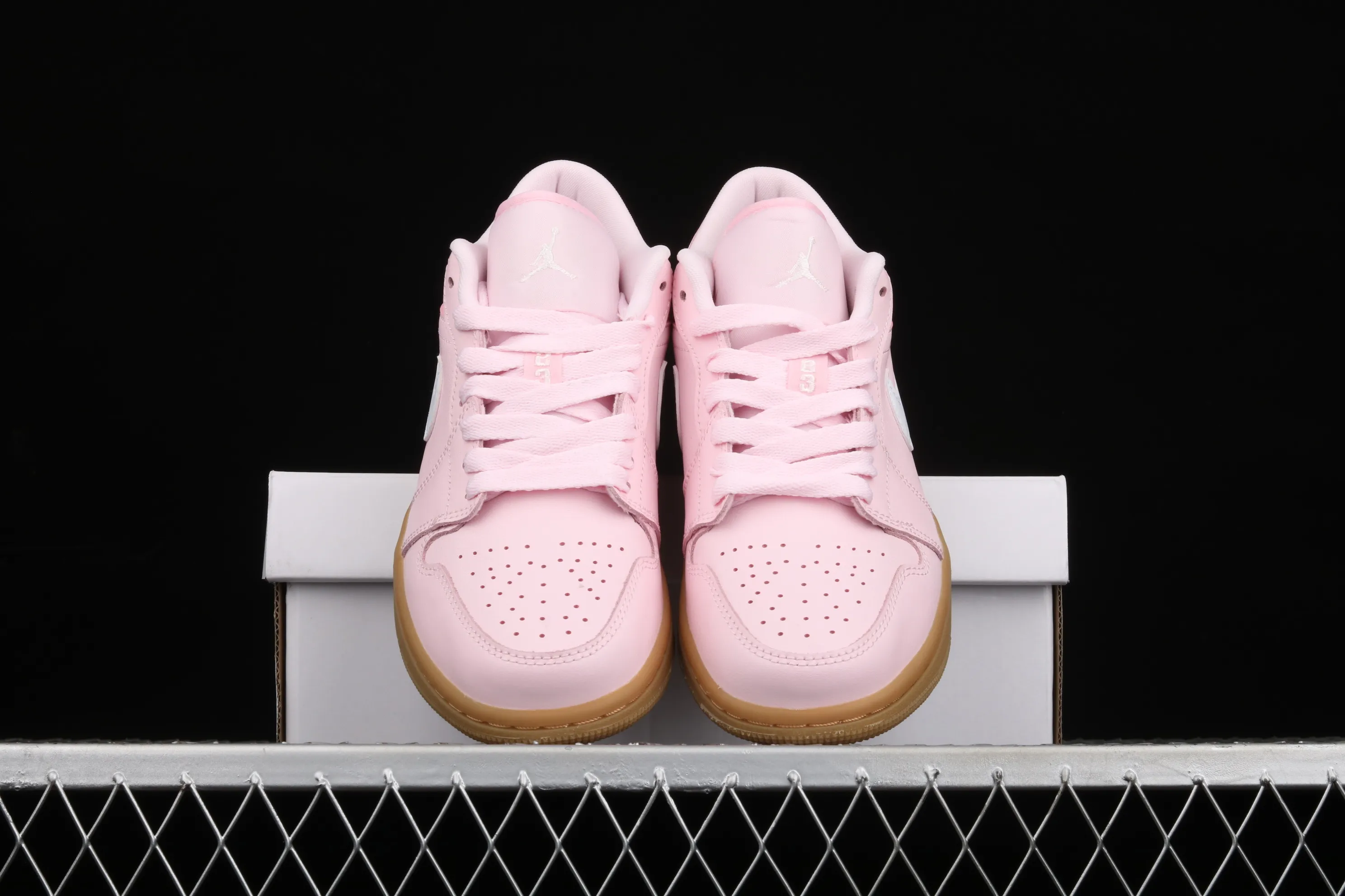 All categories Air Jordan Jordan series basketball shoes Air Jordan 1 Low G version pure original Air Jordan 1 Low AJ1 Joe 1 raw rubber powder low-top basketball shoes DC0774-601
